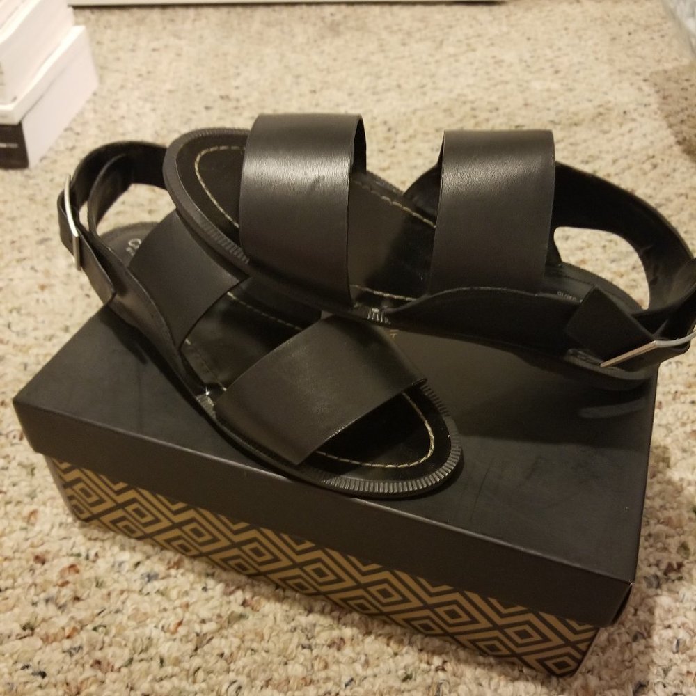 Charles David Black Leather Ava Sandals 9